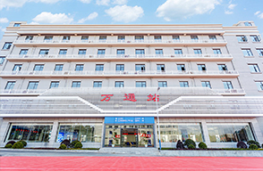 湖南萬通汽車美容學(xué)校_長沙中職學(xué)校_校園文化雕塑